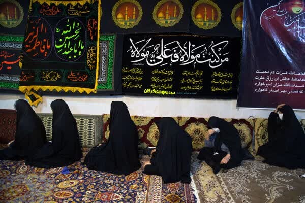 مجلس عزای امام حسین (ع)