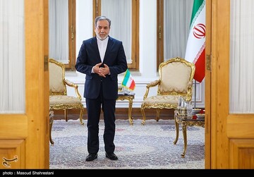 دیدارهای عراقچی با دبیر شورای عالی امنیت ملی ارمنستان و وزیر امور خارجه تاجیکستان