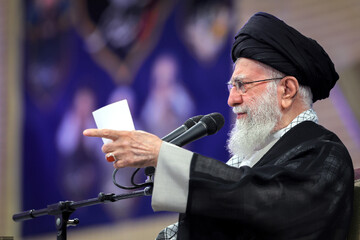 رهبر انقلاب: شهید رئیسی چراغ راه ما شد/ فرهنگ عمومی باید با درس گرفتن از او ارتقا یابد