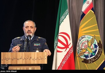 وزیر دفاع:ایران در ساخت انواع شناور سطحی و زیرسطحی خودکفا شد
