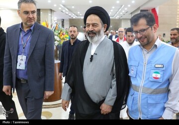 دیدار صمیمی سرپرست حجاج ایرانی با زائران کشورمان در مکه مکرمه