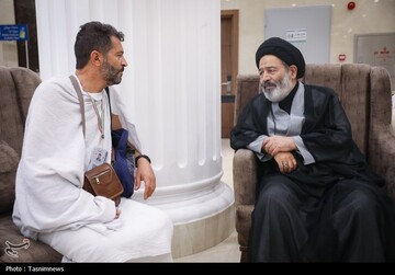 دیدار صمیمی سرپرست حجاج ایرانی با زائران کشورمان در مکه مکرمه