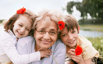 چرا بچه‌ها به گوگل بیشتر از مادربزرگ‌ها اعتماد می‌کنند؟