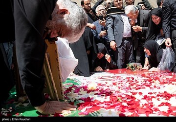 مراسم خاکسپاری شهدای اقتدار ایران در امامزاده صالح(ع)