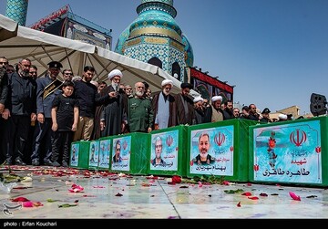 مراسم خاکسپاری شهدای اقتدار ایران در امامزاده صالح(ع)