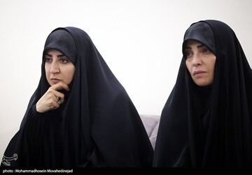 دیدار جمعی از چهره های رسانه‌ای زنان با خانواده شهید باقری