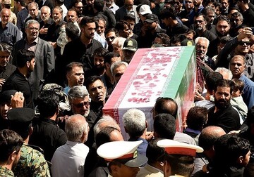تشییع پیکر شهدای حمله تروریستی به دادگستری زاهدان