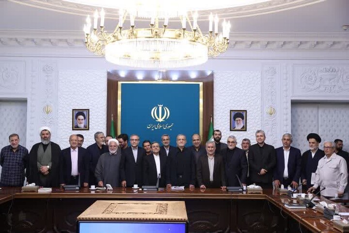 دیدار پزشکیان با اعضای کمیسیون امنیت ملی و سیاست خارجی مجلس