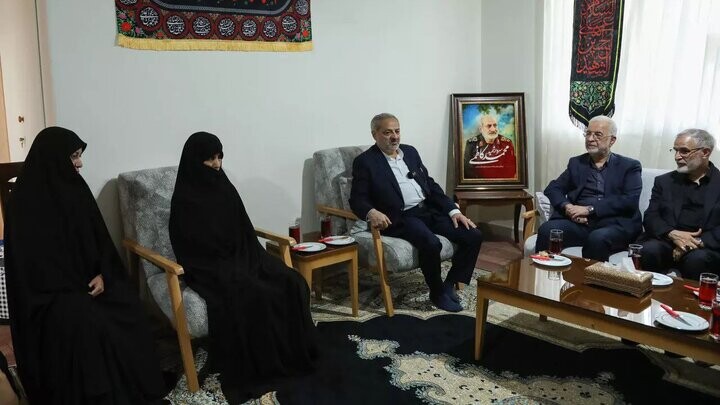 اسکندر مومنی