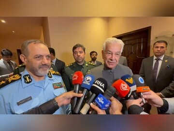 وزیر دفاع پاکستان: خواستار مشارکت با ایران برای‌صلح منطقه‌ای هستیم