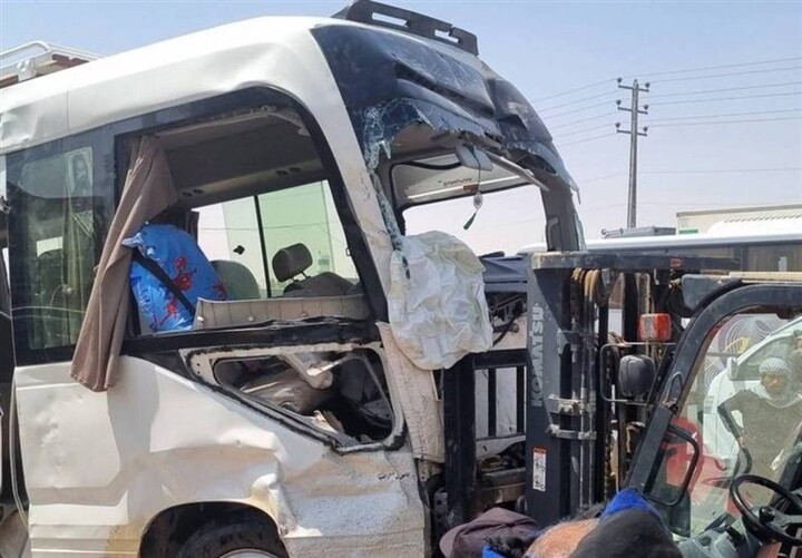 ۱۶ مصدوم در تصادف مینی‌بوس حامل زائران ایرانی در محور نجف کربلا