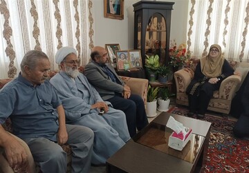 کشور همیشه با خون شهدا زنده بوده و قوت گرفته است