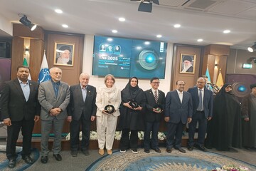 استاد دانشگاه آزاد دانشمند برتر جوان اسلام شد