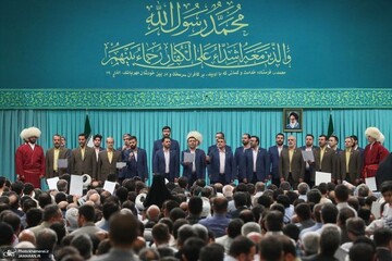 برگزاری مراسم گرامیداشت عید میلاد پیامبر اکرم(ص) و امام صادق(ع) در حسینیه امام خمینی(ره)