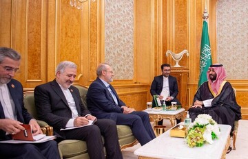 لاریجانی: در سفر به ریاض، گسترش همکاری‌های دفاعی ایران و عربستان بررسی شد