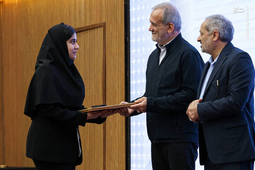 تجلیل از مدال‌آوران المپیادهای علمی جهان با حضور پزشکیان