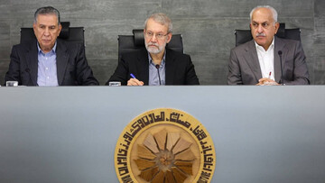حضور لاریجانی در جلسه اتاق بازرگانی