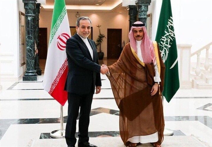عراقچی روز ملی عربستان را به وزیر خارجه این کشور تبریک گفت