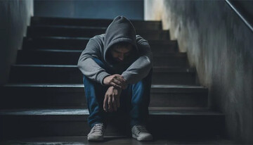 با اعتماد به نفس پایین و کم رویی چه کنم؟