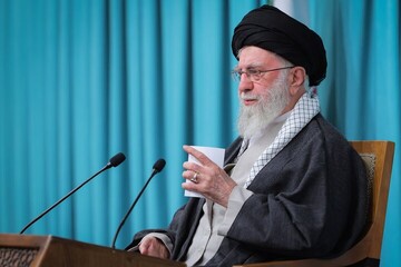 توئیت حساب کاربری رهبر انقلاب: طرف مقابل ما در همه‌چیز خلف وعده می‌کند