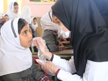 فلورایدتراپی رایگان در مدارس ابتدایی؛ کاهش چشمگیر پوسیدگی دندان دانش‌آموزان