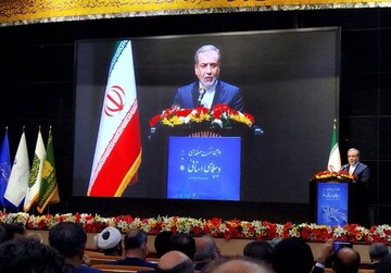 عراقچی: کشورهای همسایه شرایط تنفس را در شرایط تحریم ‌برای ایران فراهم می‌کنند