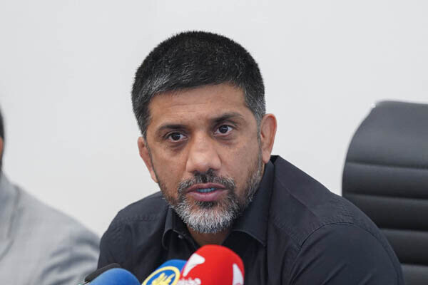 دبیر