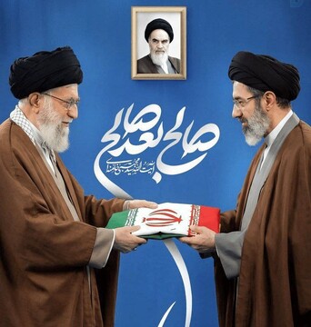 آیت الله سیدمجتبی خامنه‌ای بعنوان رهبر انقلاب اسلامی انتخاب شد/ لبیک یا خامنه‌ای ادامه دارد