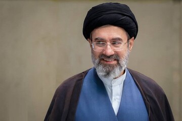 زندگی‌نامه آیت‌الله سید مجتبی خامنه‌ای؛ از جبهه تا اجتهاد و رهبری
