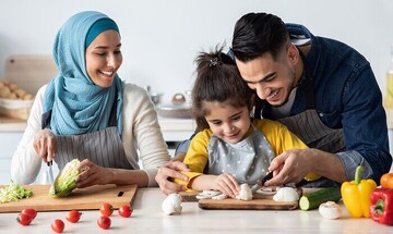 والدین در شکل گیری شخصیت کودک چه نقشی دارند؟