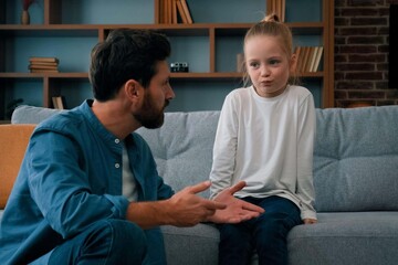 حذف مرزهای تربیتی، کودک را دچار آشفتگی هویتی می‌کند