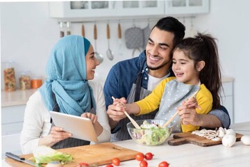 مادری و خانه‌داری؛ نقش‌هایی که باید دیده شوند