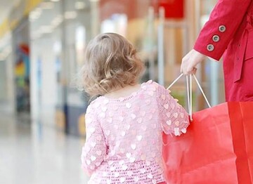 لجبازی کودکان هنگام خرید؛ از یک چالش روزمره تا راهکارهای علمی برای مدیریت رفتار