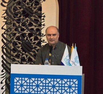 نشست پای کار خانواده